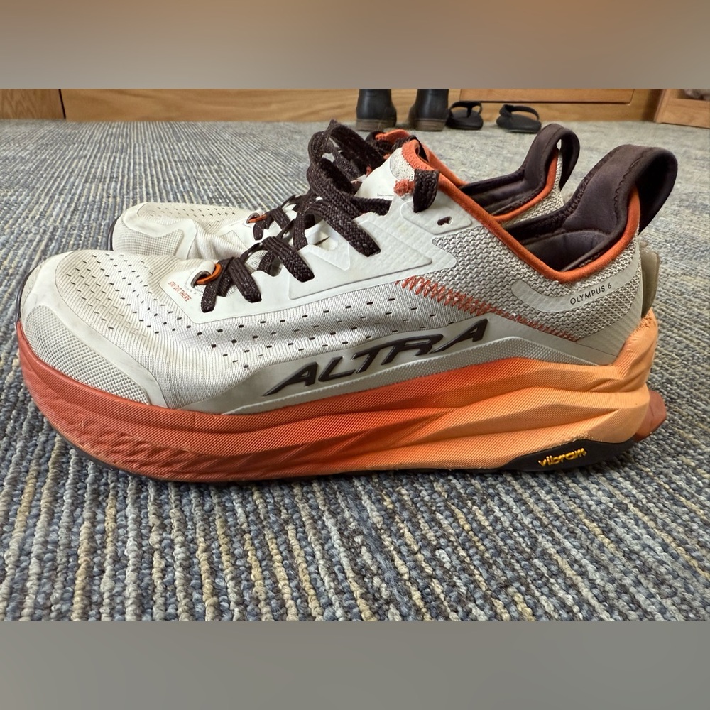 ALTRA OLYMPUS 6
